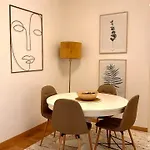 Entire Apartment 2 Bedrooms Up To 4 Guests