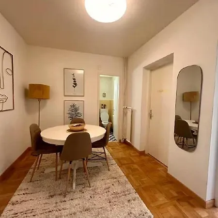 Entire 2 Bedrooms Up To 4 Guests * Genève