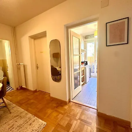 Entire 2 Bedrooms Up To 4 Guests Appartement