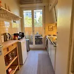 Entire Apartment 2 Bedrooms Up To 4 Guests