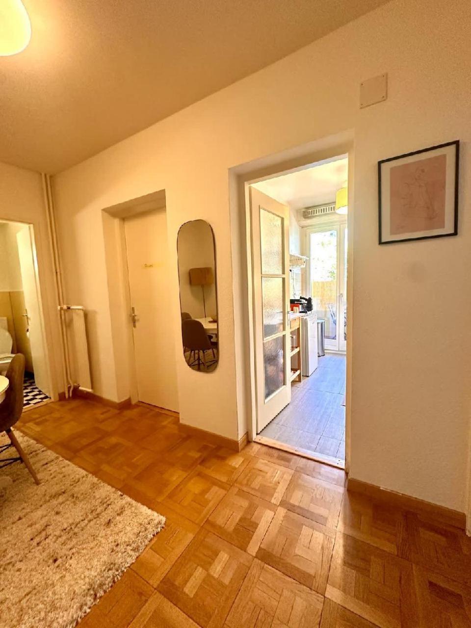 Entire 2 Bedrooms Up To 4 Guests Apartment